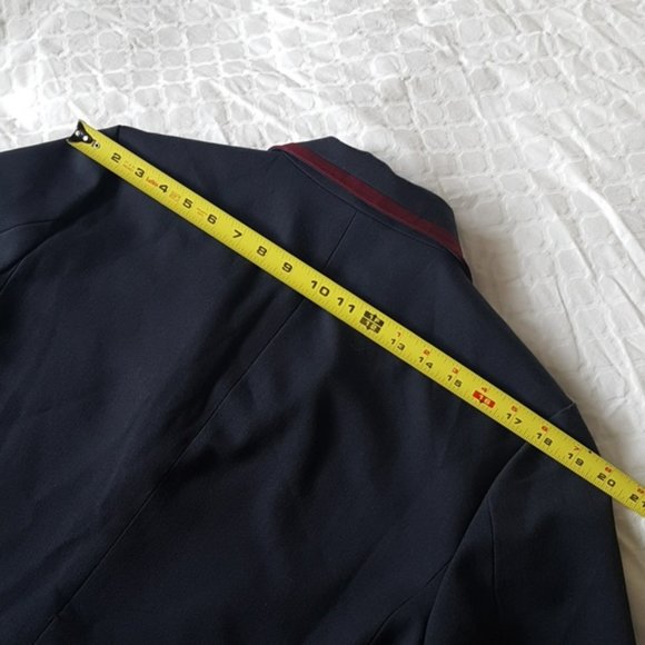 The Umbrella Academy Uniform Blazer -In Very Good Condition - Picture 11 of 11